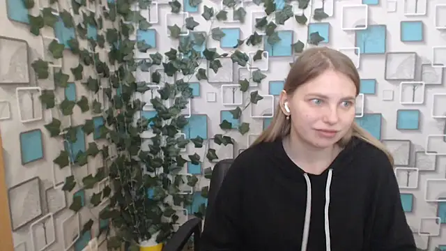 Snapshot of klerkarina chatting on 02/18/25, 09:21 klerkarina online show from 02/18/25, 09:21