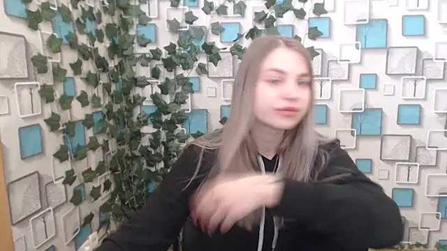 Snapshot of klerkarina chatting on 02/22/25, 05:44 klerkarina online show from 02/22/25, 05:44