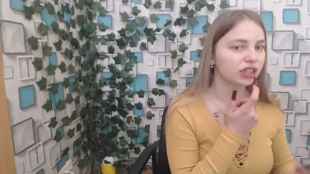 Snapshot of klerkarina chatting on 03/08/25, 06:54 klerkarina online show from 03/08/25, 06:54