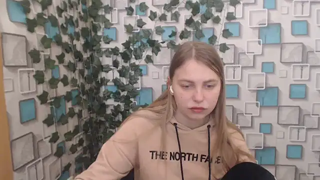Snapshot of klerkarina chatting on 03/19/25, 09:06 klerkarina online show from 03/19/25, 09:06