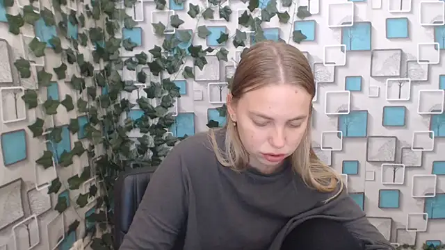 Snapshot of klerkarina chatting on 09/21/25, 04:47 klerkarina online show from 09/21/25, 04:47