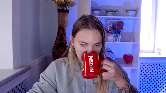 Snapshot of klerkarina chatting on 10/10/25, 05:17 klerkarina online show from 10/10/25, 05:17