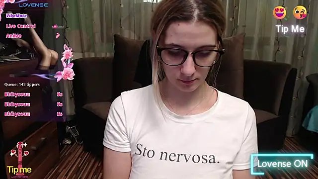 Snapshot of lovingfeetheels chatting on 03/12/25, 12:15 lovingfeetheels online show from 03/12/25, 12:15