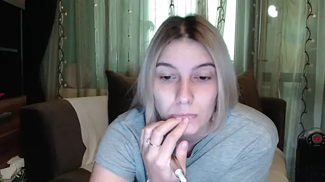 Snapshot of lovingfeetheels chatting on 10/11/25, 07:07 lovingfeetheels online show from 10/11/25, 07:07