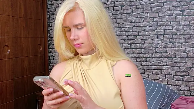 CuteBlondeMe online show from 07/14/26, 04:02