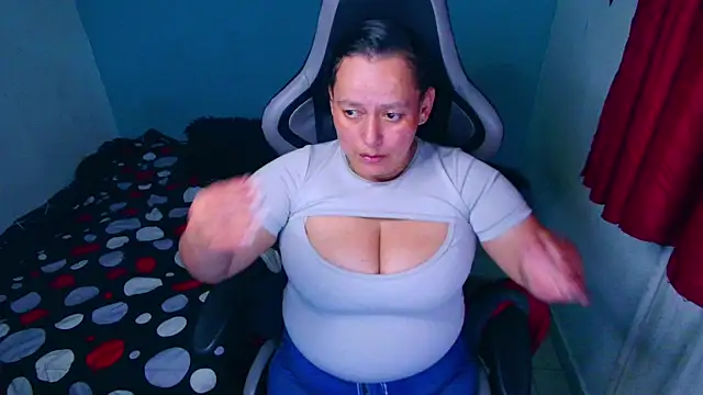 Diana Lozano online show from 07/19/26, 05:00
