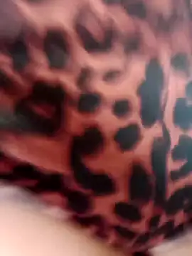 Snapshot of ValeriaSantos- chatting on 09/21/25, 12:07 ValeriaSantos- online show from 09/21/25, 12:07