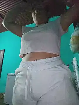 Snapshot of ValeriaSantos- chatting on 07/10/26, 01:10 ValeriaSantos- online show from 07/10/26, 01:10