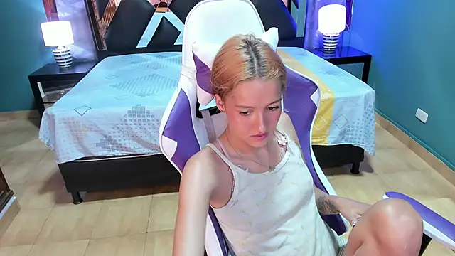 Linda4Petite online show from 01/20/25, 09:32