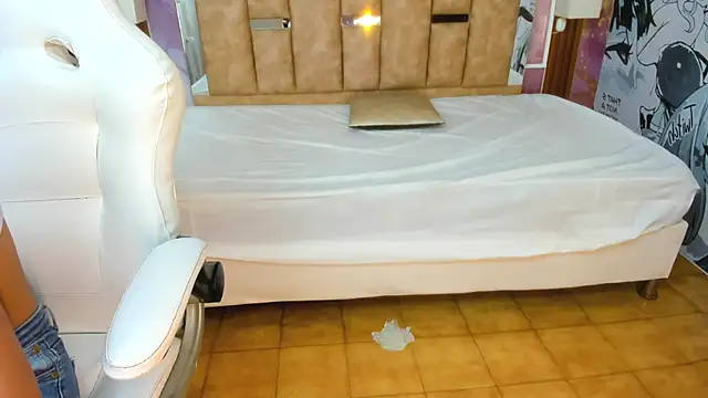 Linda4Petite online show from 05/31/26, 01:18