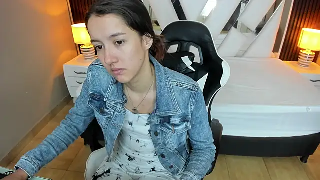 Linda4Petite online show from 07/19/26, 01:15