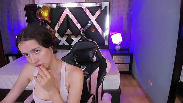 Linda4Petite online show from 07/22/26, 06:32