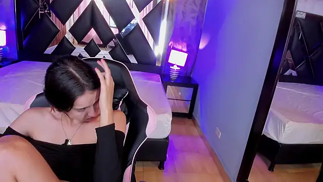 Linda4Petite online show from 07/27/26, 06:15