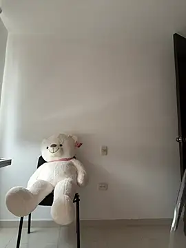 NatashaCruz- online show from 06/04/26, 09:54