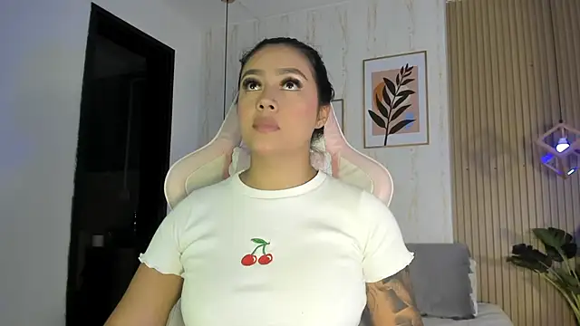 Snapshot of CameronCollins_ chatting on 10/06/25, 07:44 CameronCollins online show from 10/06/25, 07:44