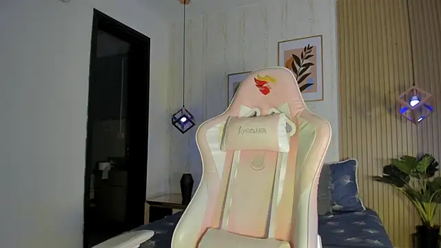 Snapshot of CameronCollins_ chatting on 10/27/25, 07:51 CameronCollins online show from 10/27/25, 07:51