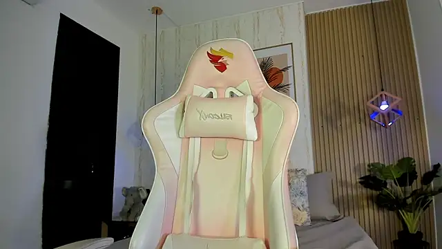 Snapshot of CameronCollins_ chatting on 11/27/25, 07:27 CameronCollins online show from 11/27/25, 07:27