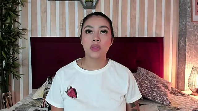 Snapshot of CameronCollins_ chatting on 11/28/25, 11:02 CameronCollins online show from 11/28/25, 11:02