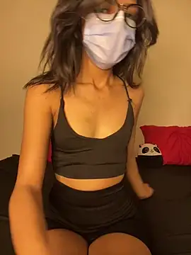 Snapshot of morrocoXcute chatting on 09/18/25, 10:12 morrocoXcute online show from 09/18/25, 10:12