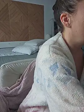 Ellie-L-Elizabeth online show from 06/04/26, 04:13