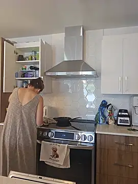 Ellie-L-Elizabeth online show from 06/19/26, 03:38