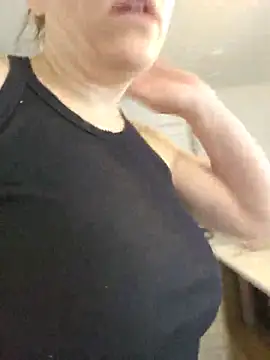 Ellie-L-Elizabeth online show from 07/05/26, 02:57