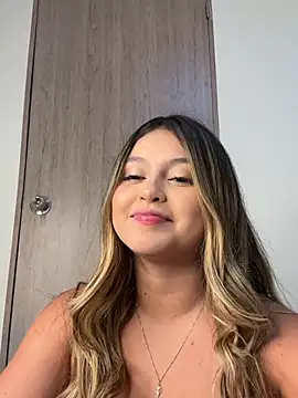 lunablossom  online show from 12/14/24, 01:06