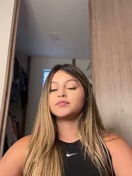 lunablossom  online show from 12/14/24, 10:28