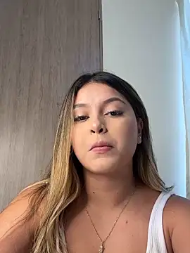 lunablossom  online show from 12/29/24, 06:27