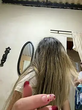 lunablossom  online show from 03/17/25, 03:36