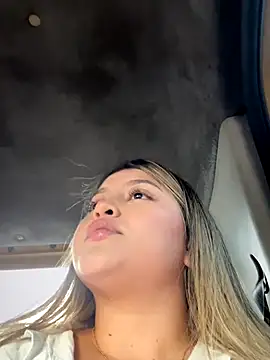 lunablossom  online show from 09/27/25, 09:09