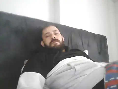 Snapshot of NiiiRvaNaa chatting on 11/13/25, 05:17 NiiiRvaNaa online show from 11/13/25, 05:17