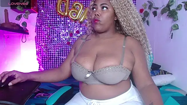 niawk  online show from 10/22/25, 01:44