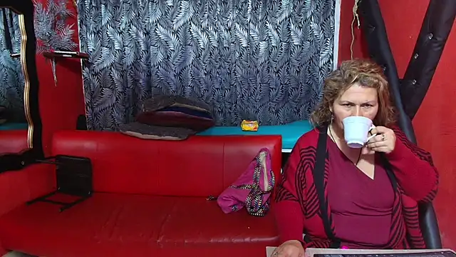 lesbiancuple online show from 01/28/25, 12:15