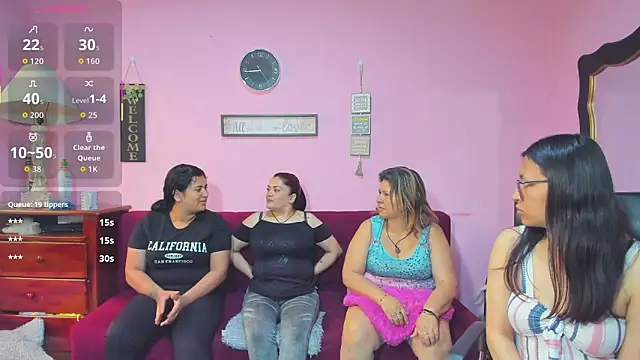 Snapshot of lesbiancuple chatting on 10/15/25, 01:44 lesbiancuple online show from 10/15/25, 01:44