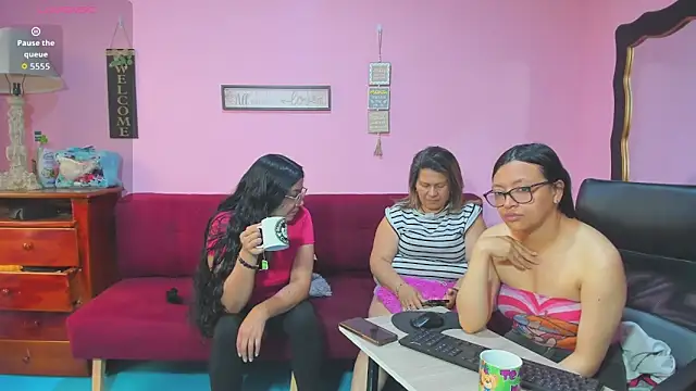 Snapshot of lesbiancuple chatting on 11/05/25, 12:49 lesbiancuple online show from 11/05/25, 12:49