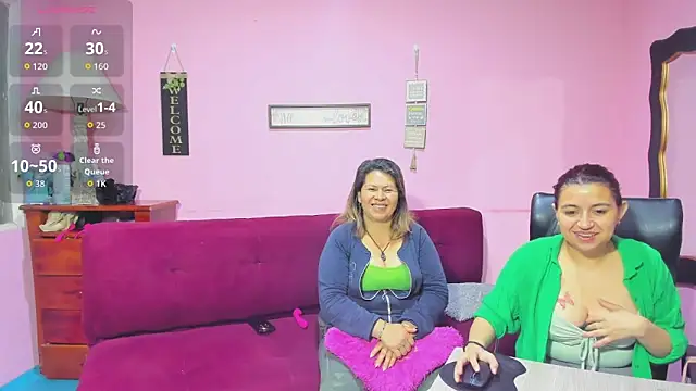 Snapshot of lesbiancuple chatting on 11/16/25, 10:54 lesbiancuple online show from 11/16/25, 10:54