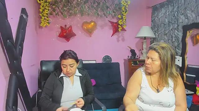 Snapshot of lesbiancuple chatting on 02/18/26, 12:12 lesbiancuple online show from 02/18/26, 12:12