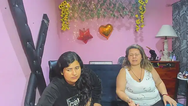 Snapshot of lesbiancuple chatting on 02/19/26, 12:39 lesbiancuple online show from 02/19/26, 12:39