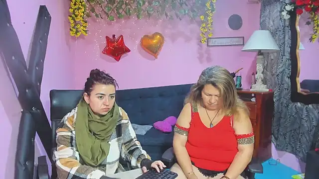 Snapshot of lesbiancuple chatting on 03/06/26, 11:50 lesbiancuple online show from 03/06/26, 11:50