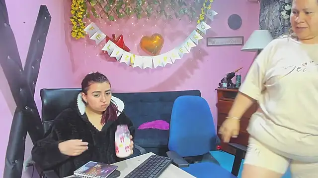 Snapshot of lesbiancuple chatting on 03/10/26, 11:59 lesbiancuple online show from 03/10/26, 11:59