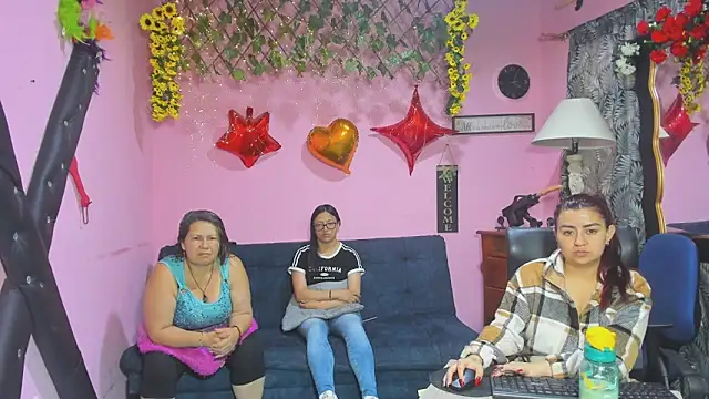 Snapshot of lesbiancuple chatting on 03/18/26, 11:57 lesbiancuple online show from 03/18/26, 11:57