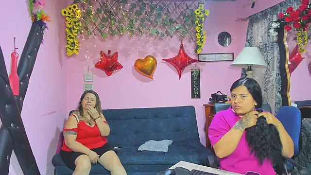 Snapshot of lesbiancuple chatting on 03/19/26, 12:53 lesbiancuple online show from 03/19/26, 12:53