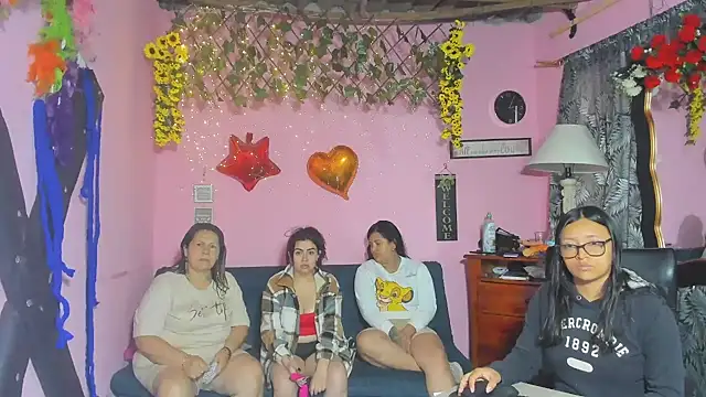 Snapshot of lesbiancuple chatting on 03/28/26, 11:32 lesbiancuple online show from 03/28/26, 11:32