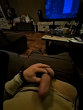 Snapshot of ROMAN2195 chatting on 01/02/25, 02:33 ROMAN2195 online show from 01/02/25, 02:33