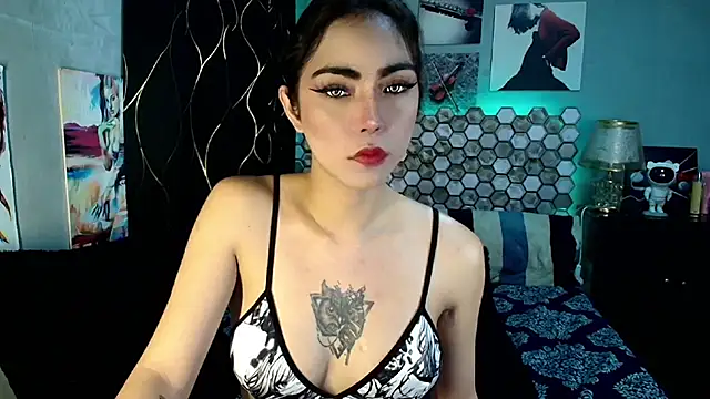 Snapshot of Hot_Metallica69 chatting on 10/23/25, 05:18 Hot Metallica69 online show from 10/23/25, 05:18