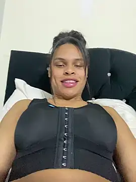 Snapshot of _diamondpamela chatting on 05/18/26, 11:21 diamondpamela online show from 05/18/26, 11:21