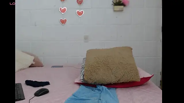 Snapshot of Dulce_Anita chatting on 11/19/25, 07:30 Dulce Anita online show from 11/19/25, 07:30