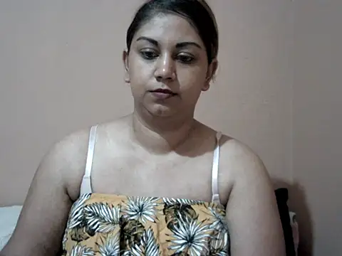 Snapshot of bellachow10 chatting on 01/16/26, 07:45 bellachow10 online show from 01/16/26, 07:45