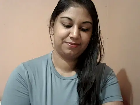 Snapshot of bellachow10 chatting on 03/16/26, 06:06 bellachow10 online show from 03/16/26, 06:06